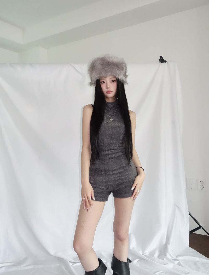 Metel fluffy hat