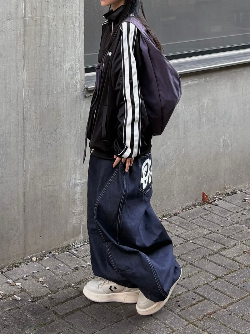 back letter raw denim pants