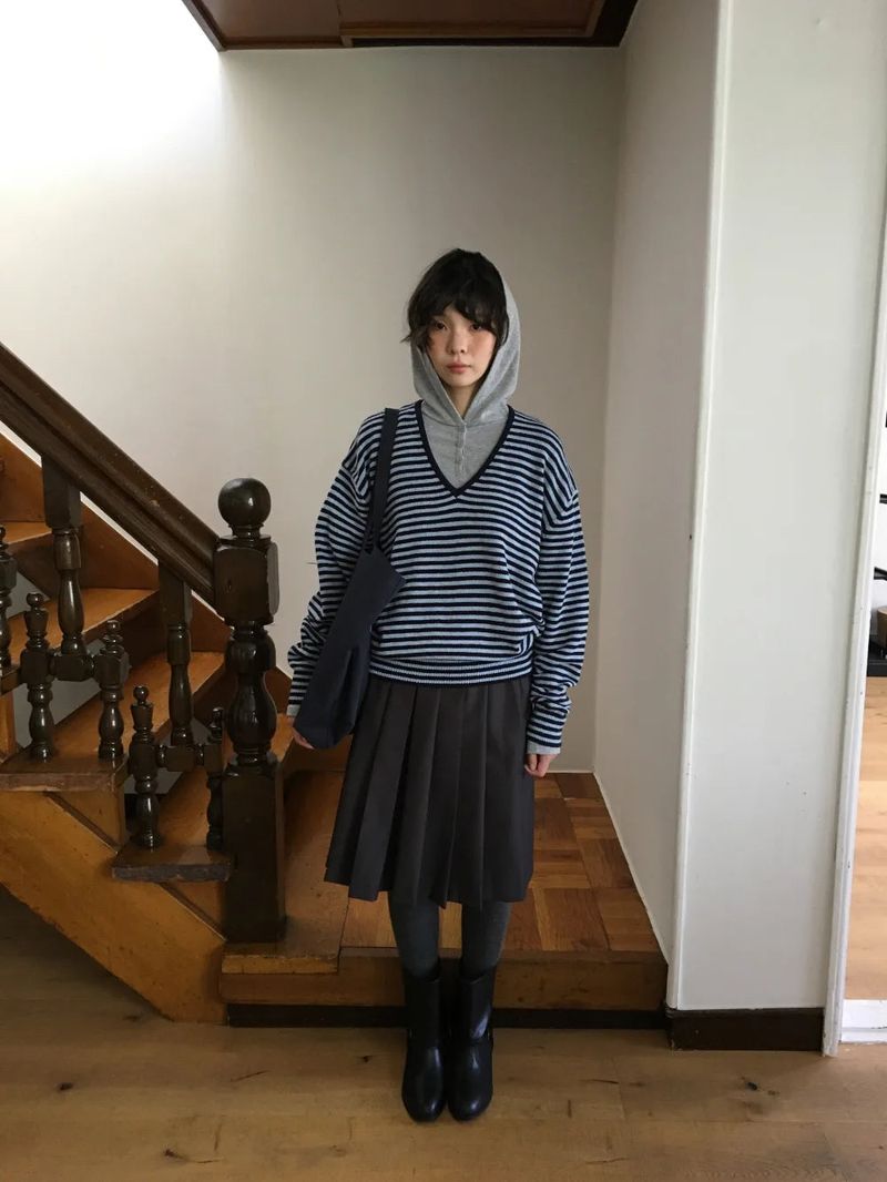 DUGGY（ダギー）の「セブ ストライプド Vネック ニット (2color)（トップス）」