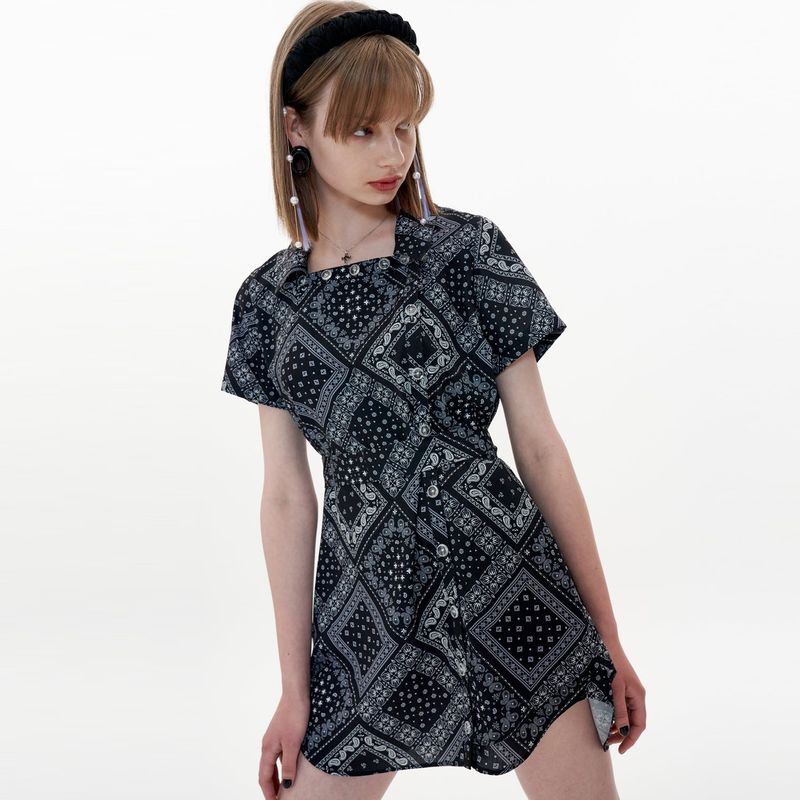 Square Neckline One-piece [Black Butterfly Paisley]