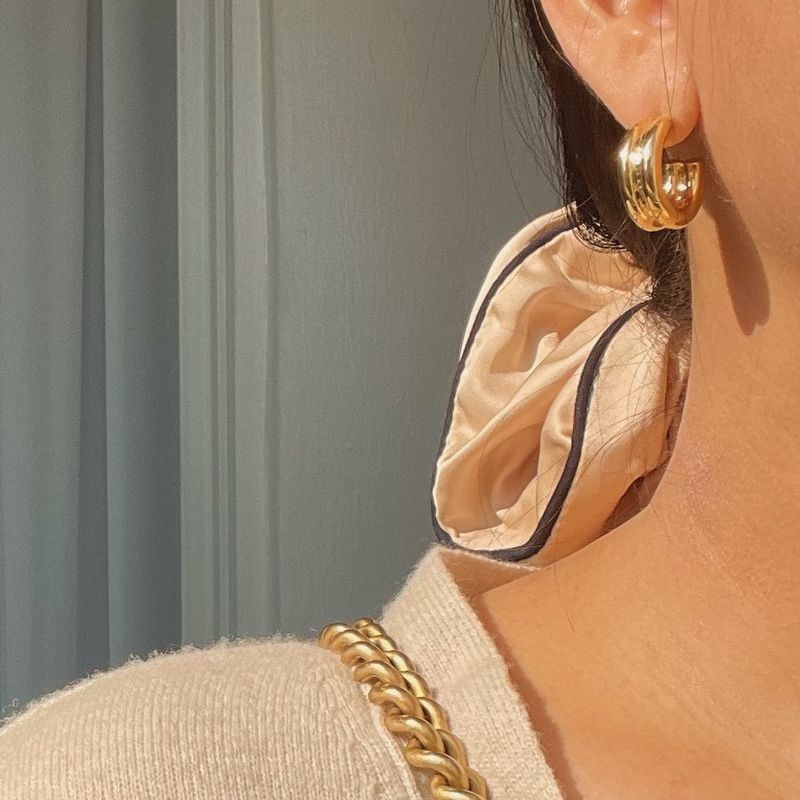 Isabelle Hoop Earrings