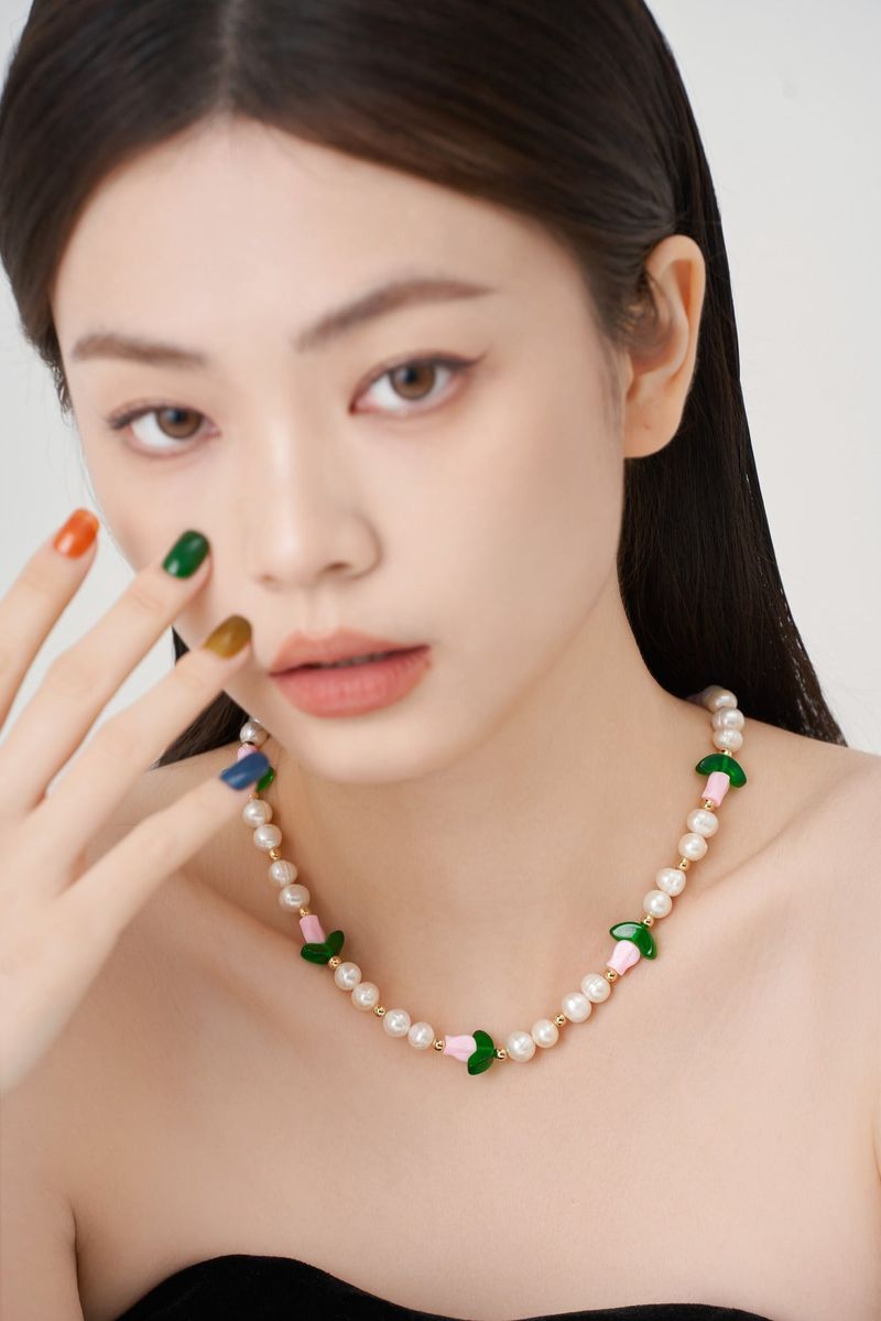 TULIP CHOKER 