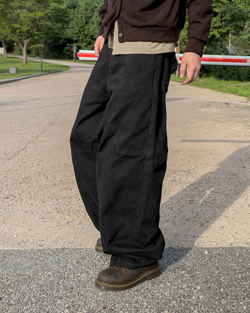 Orbit cut wide cotton pants