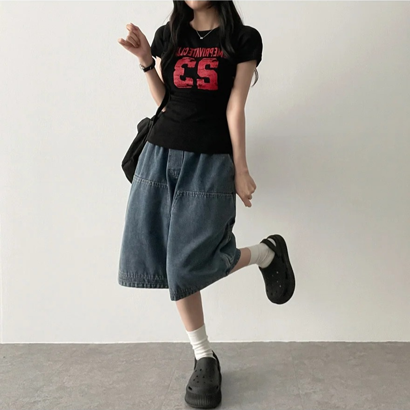 Rika number lettering short sleeve tee
