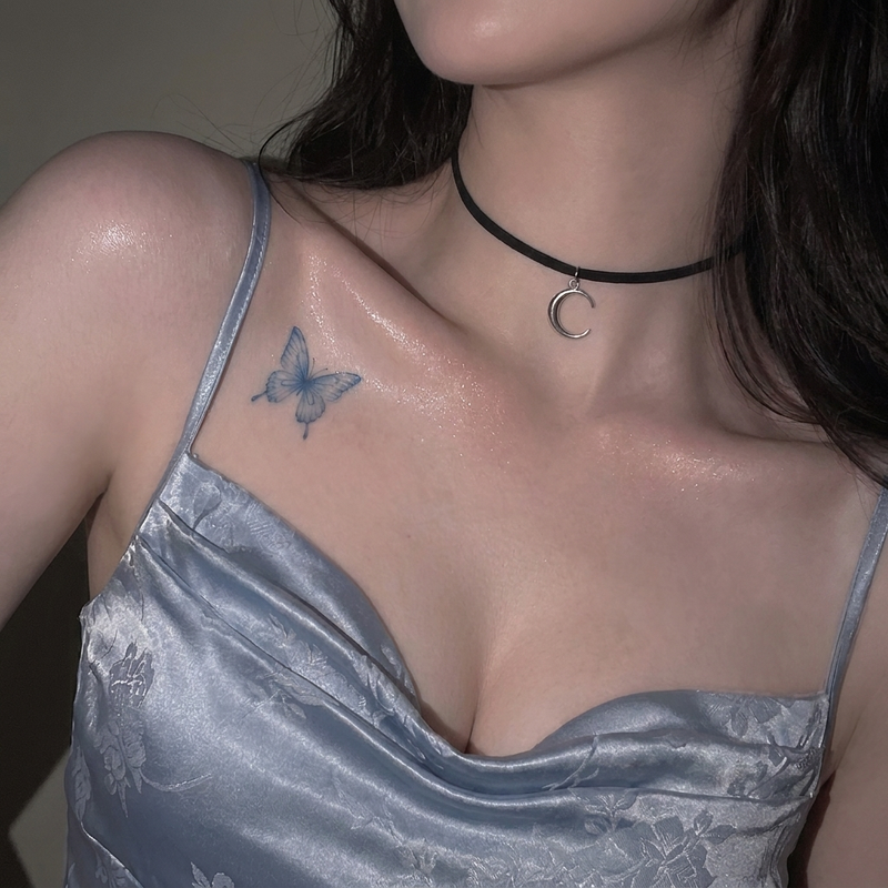 Crescent Moon Choker - Silver Color