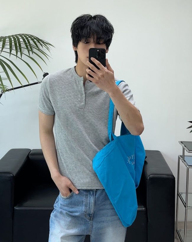 SATIIIZ（サティーズ）の「Lowden Slim Ribbed Henley Neck Short Sleeve Tee（Tops）」