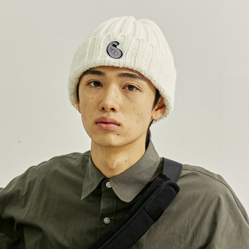 YP PAISLEY PATCH KNIT BEANIE CREAM