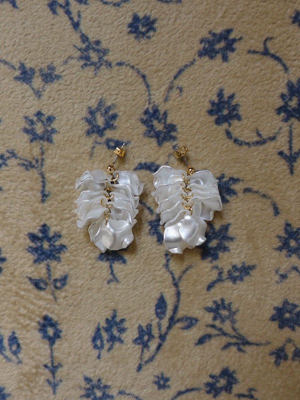 VIVIC（ビビク）の「PEARL PETAL DROP EARRINGS（Accessories）」