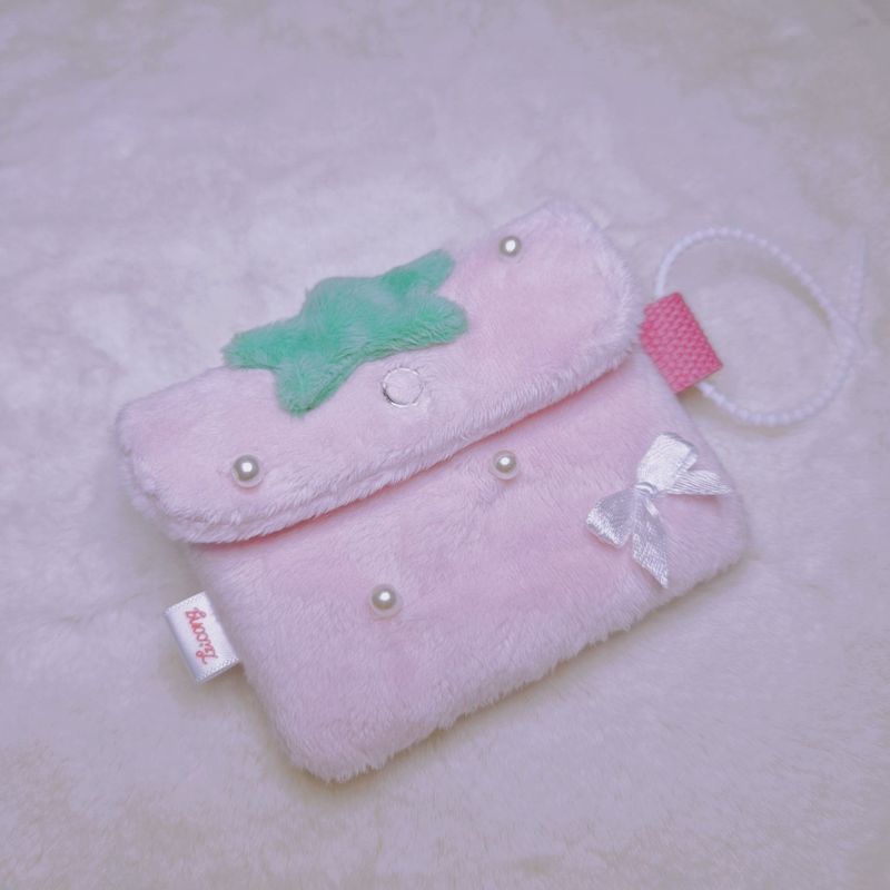 [MADE] fluffy strawberry pouch