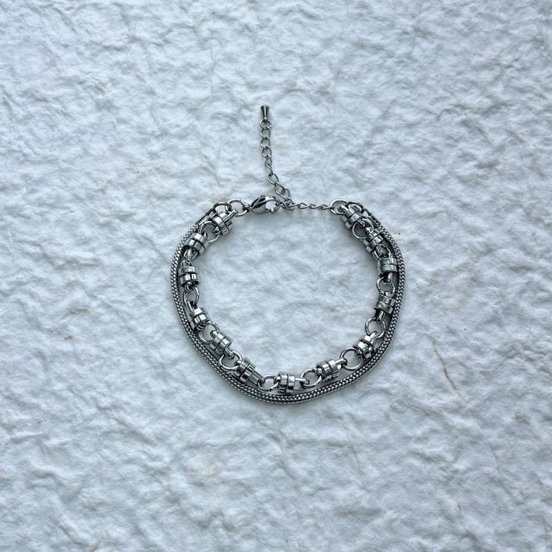 FADE MEET（フェードミート）の「Mechanical Loop Bracelet（Accessories）」