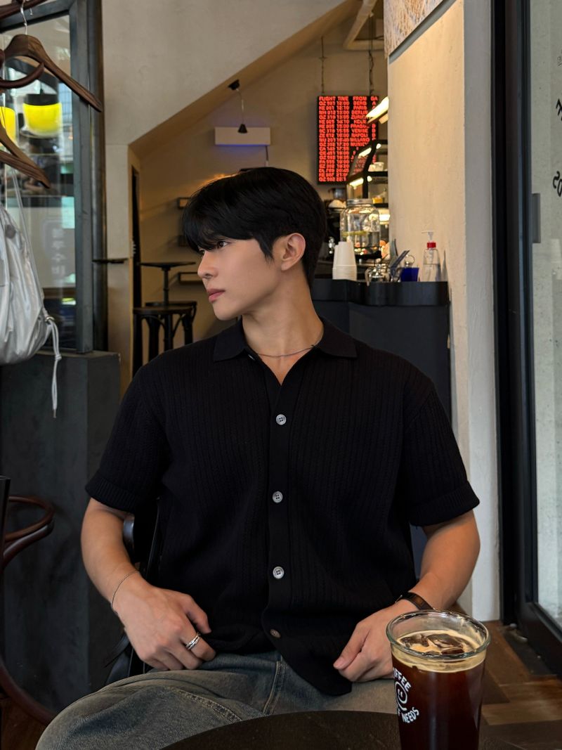 Cable scotch collar cardigan