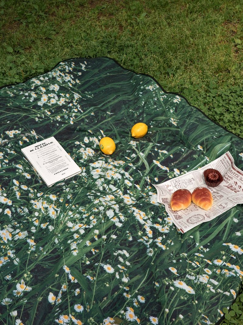 green bloom picnic mat