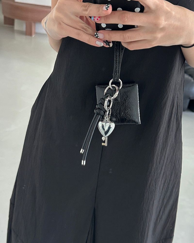 Mini pouch strap necklace