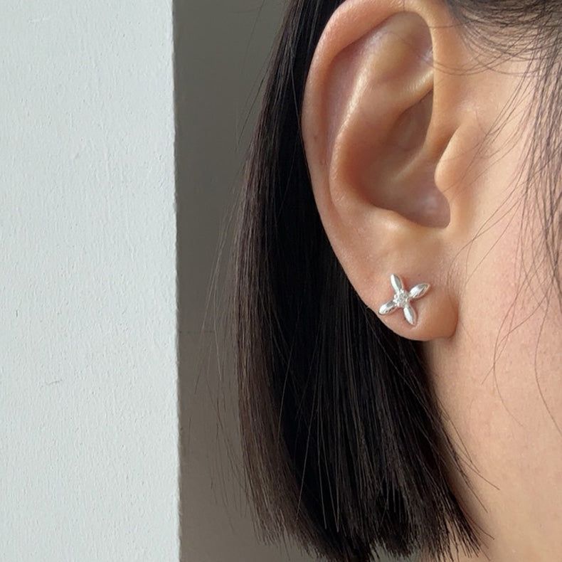 MOSXE（モスクス）の「[925silver] Spear earring（Accessories）」
