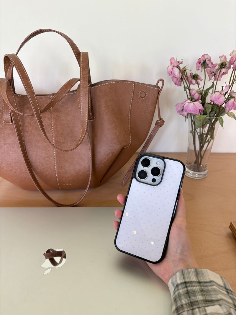 petal dot phone case