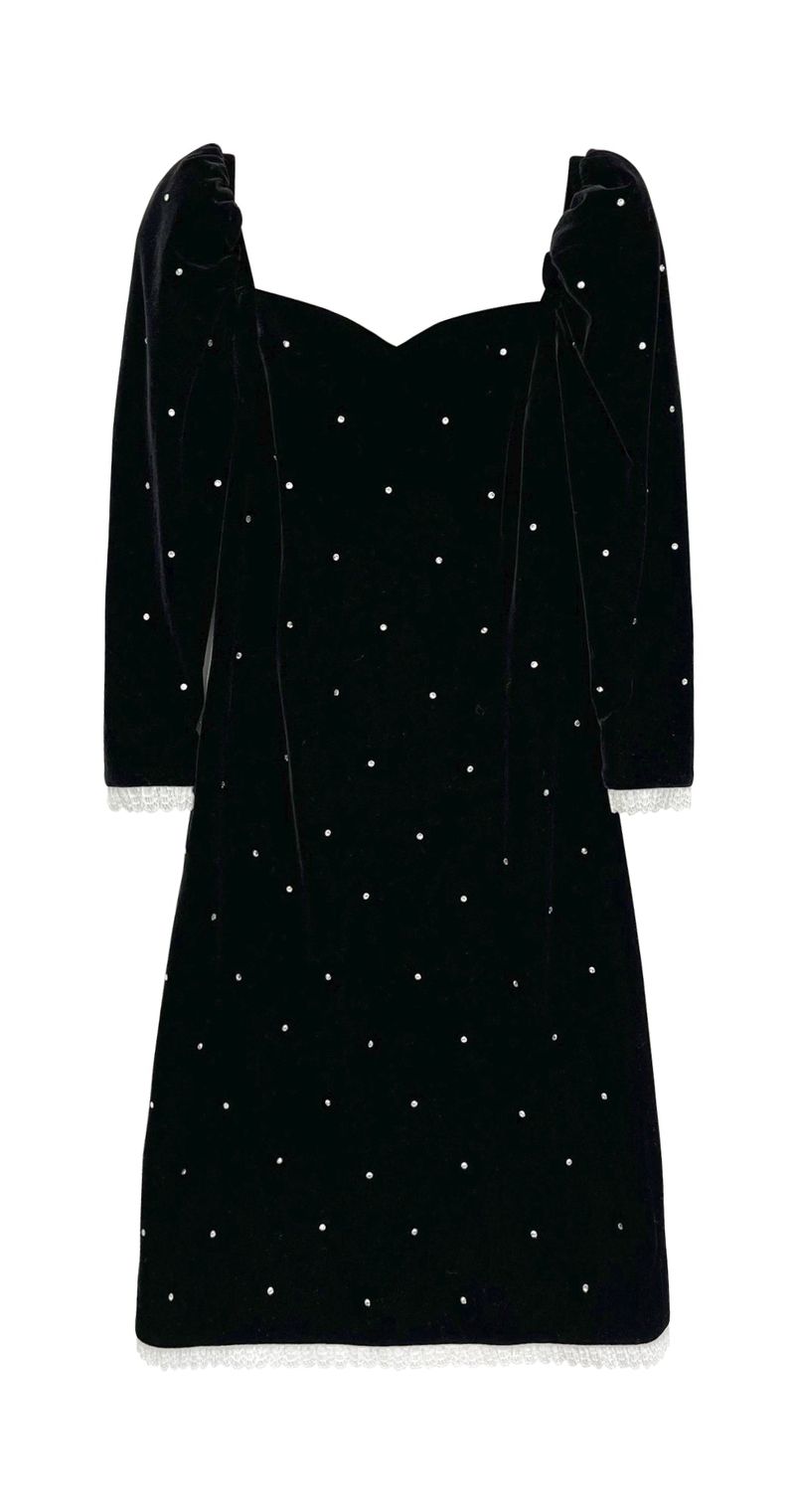 Velvet neckline dress