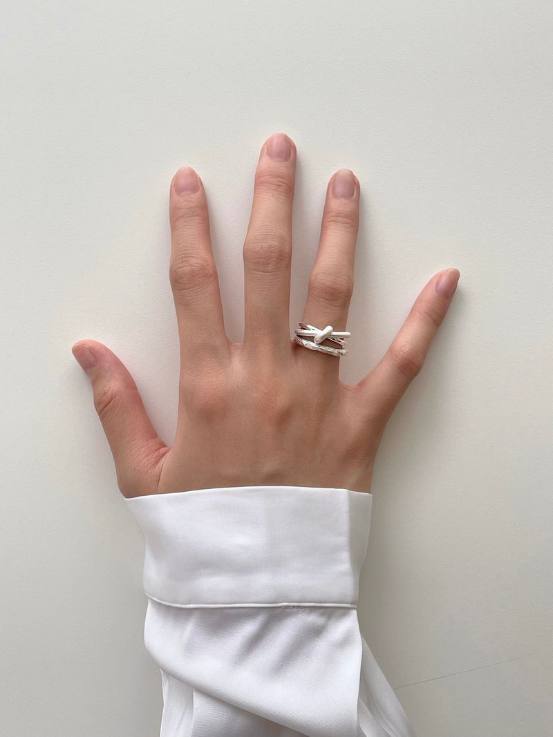 BRIEF KNOT RING