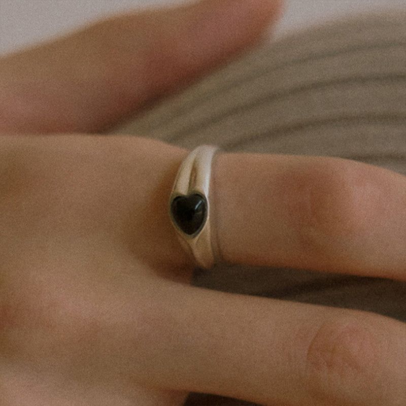FLIT（フィリット）の「LEAF BLACK ONYX HEART RING (SILVER)（Accessories）」