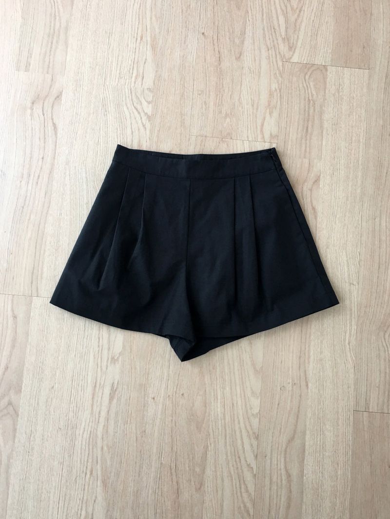 Comi pintuck shorts