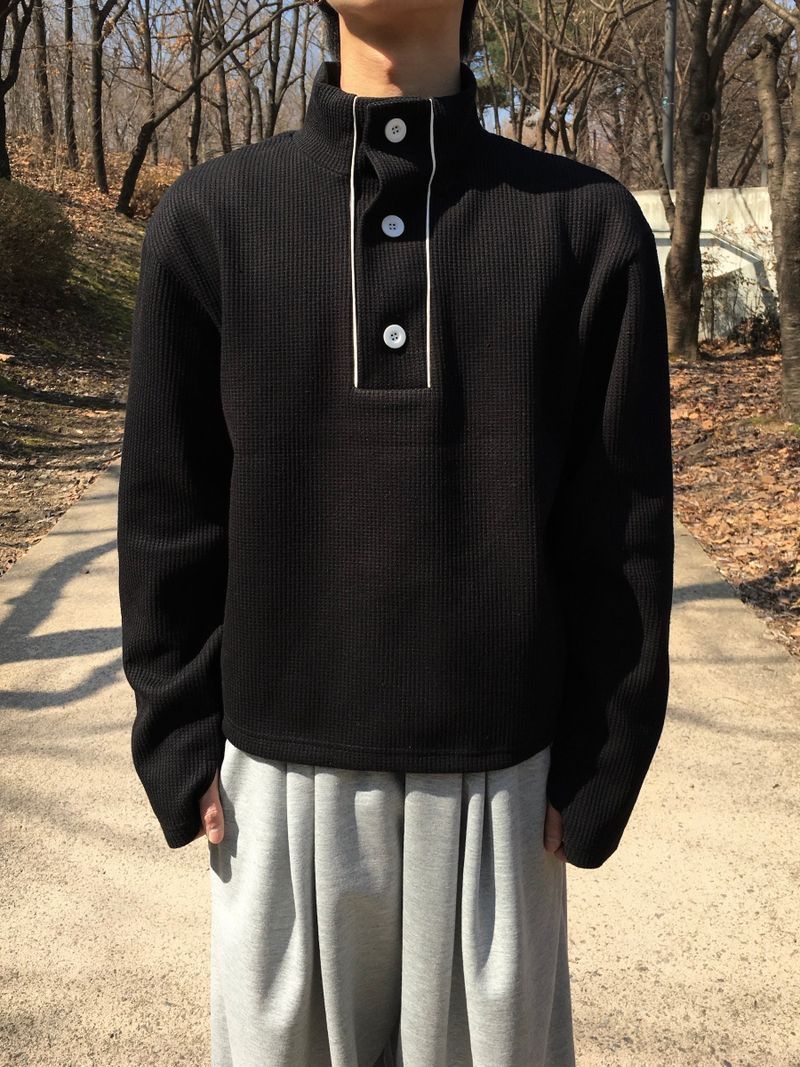 Dev Turtleneck Crop Waffle Sweatshirt 3C