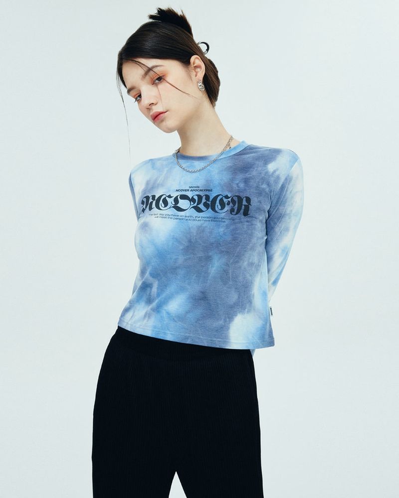 NCOVER（エンカバー）の「ROMAN TYPO TIEDYE LONG SLEEVE-BLUE（Tops）」