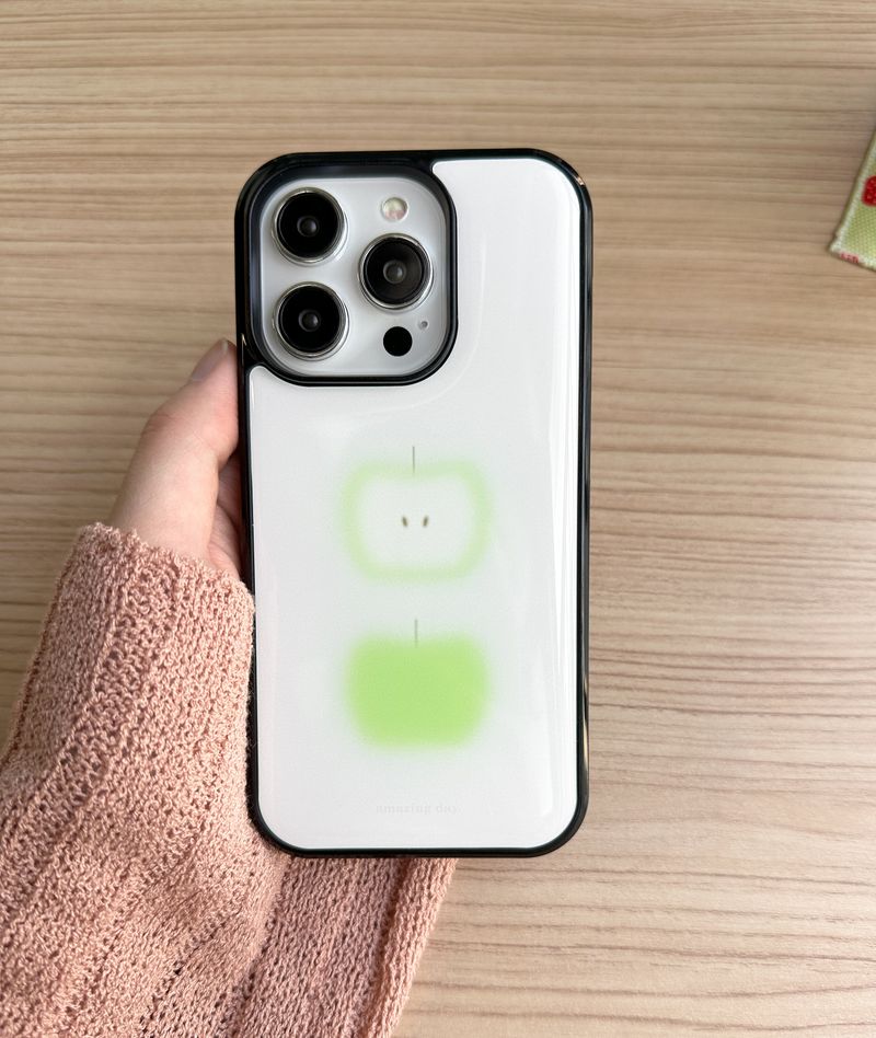 [made] two green apples (epoxy bumper case)