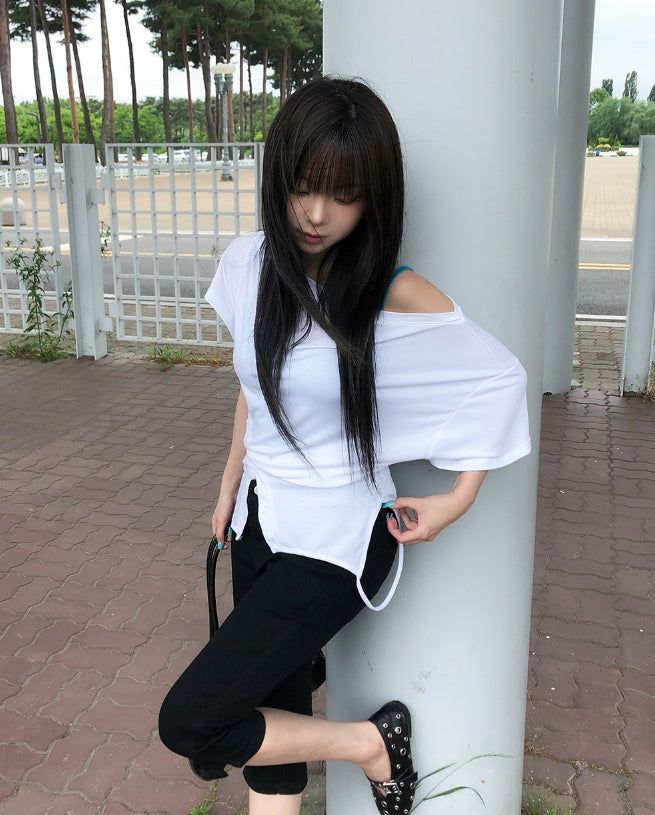 Menie Slit Span Capri Pants