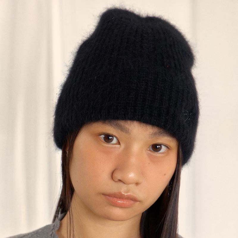HAIRY KNIT BEANIE (BLACK)