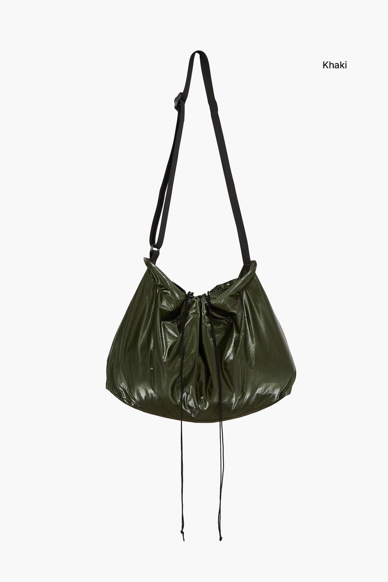 Spotlight glossy cross bag