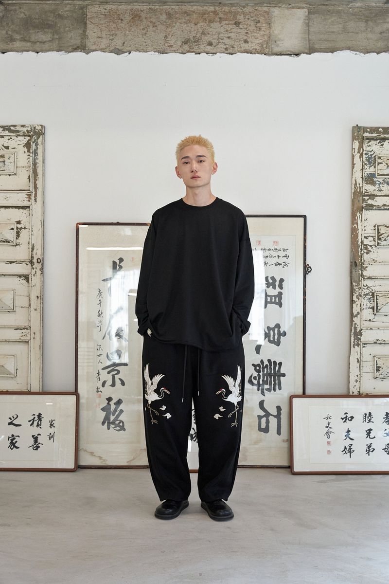 ヴィンテージ P. ダイイングカットアウトボックスTシャツ (Black)