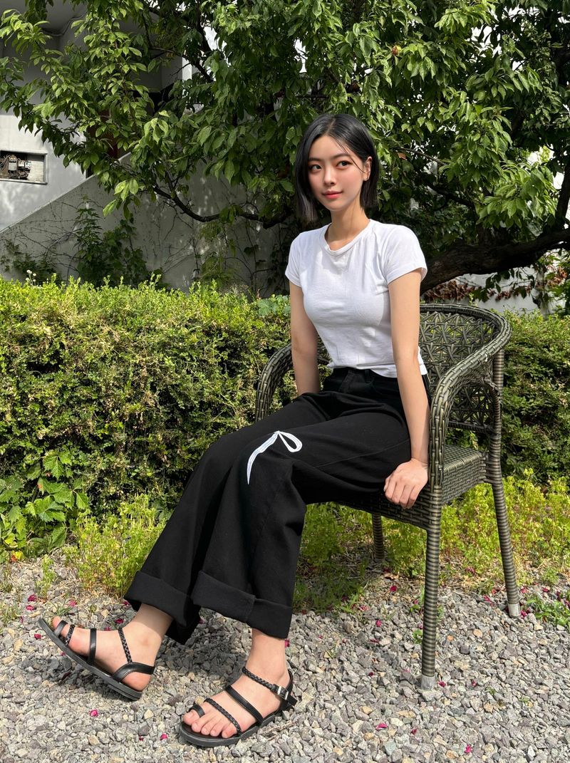 RIBBON EMBROIDERED BLACK DENIM PANTS code 18203