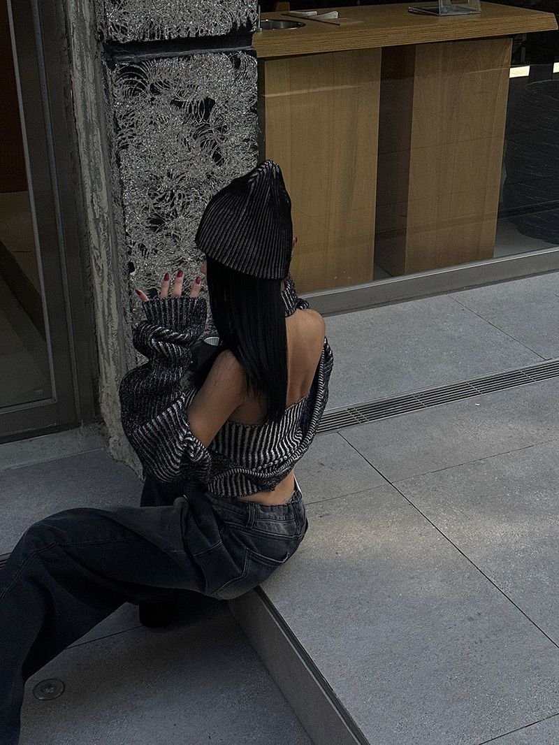 a two-tone ribbed beanie