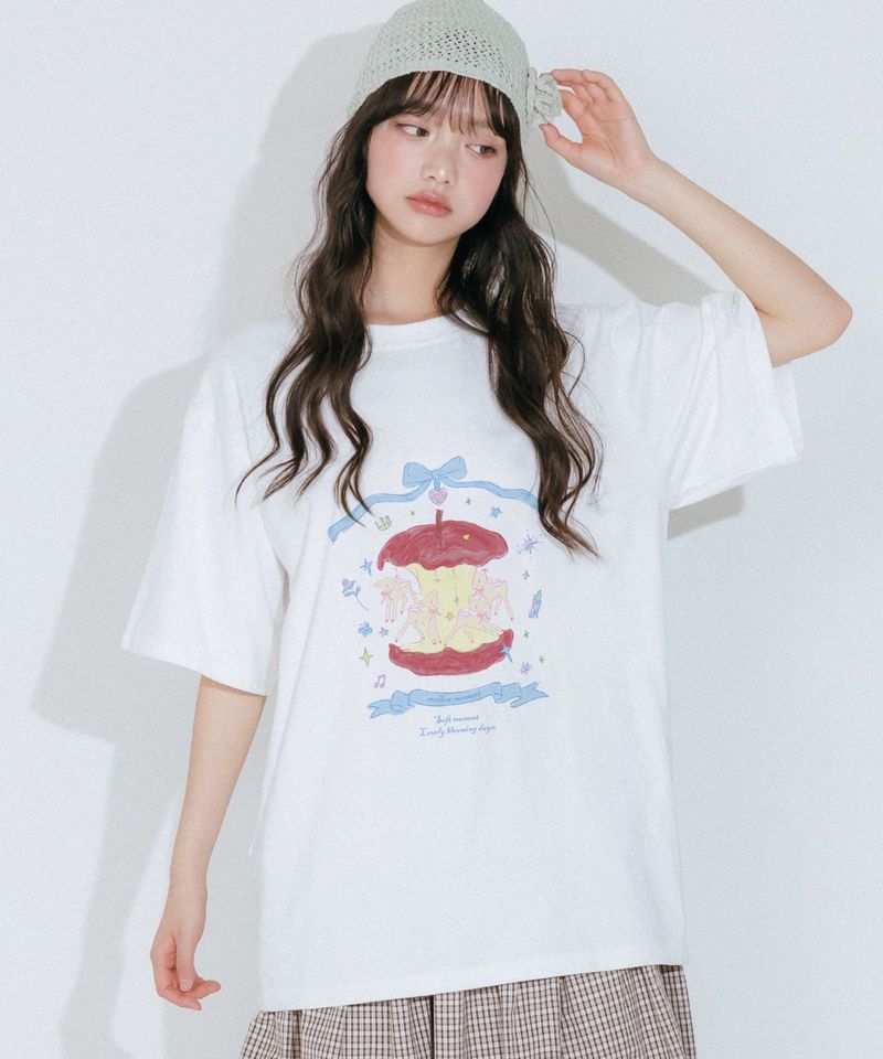 mellotory（メロートリー）の「アップルメリーゴーランド半袖Tシャツ (ホワイト)（トップス）」