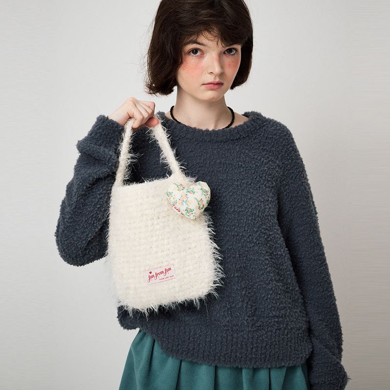 FUN FROM FUN（ファンフロムファン）の「HANDMADE HAIRY KNIT BAG, CREAM（Bags）」