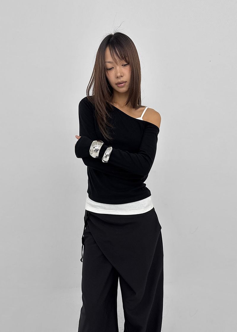 BLACKUP（ブラックアップ）の「[MADE] Lunelli One-Shoulder Long Sleeve Tee（Tops）」