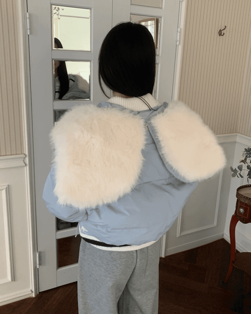 GUSTA（グスタ）の「Ice Bloom Fur-Collar Duck Down Short Puffer （Jackets/Outerwear）」