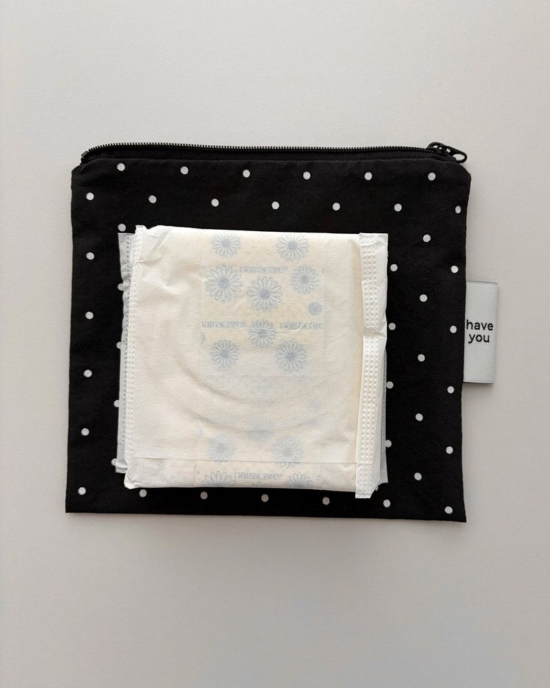 Baby dot square pouch - black
