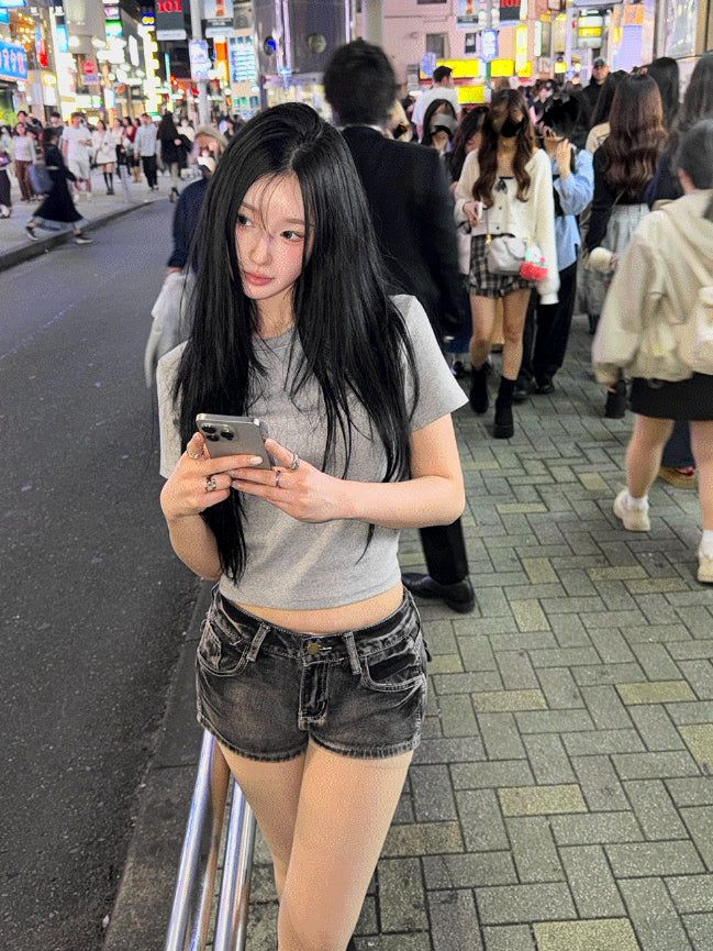 Vintage Washing Denim Shorts + Tokyo Crop Basic Tee