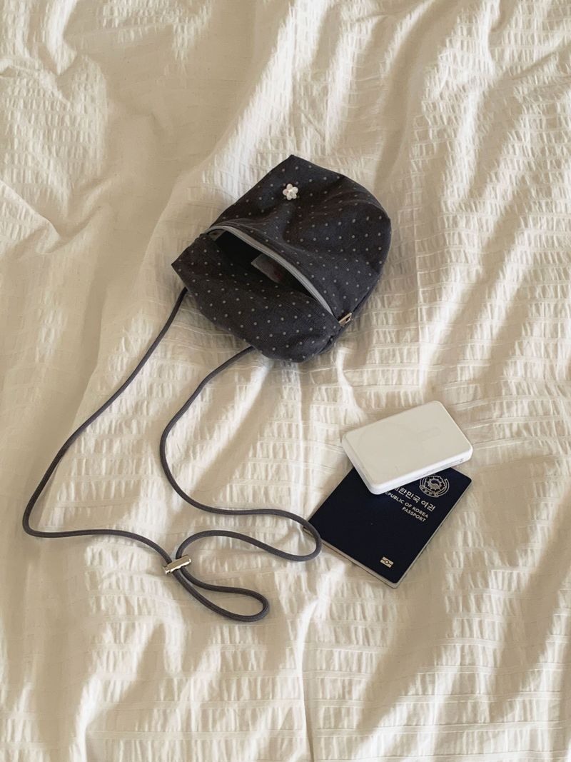 mini pocket bag - grey dot