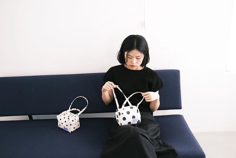 Handy pouch (milk dot)