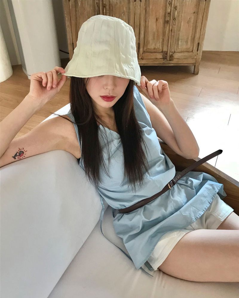 Belly hat