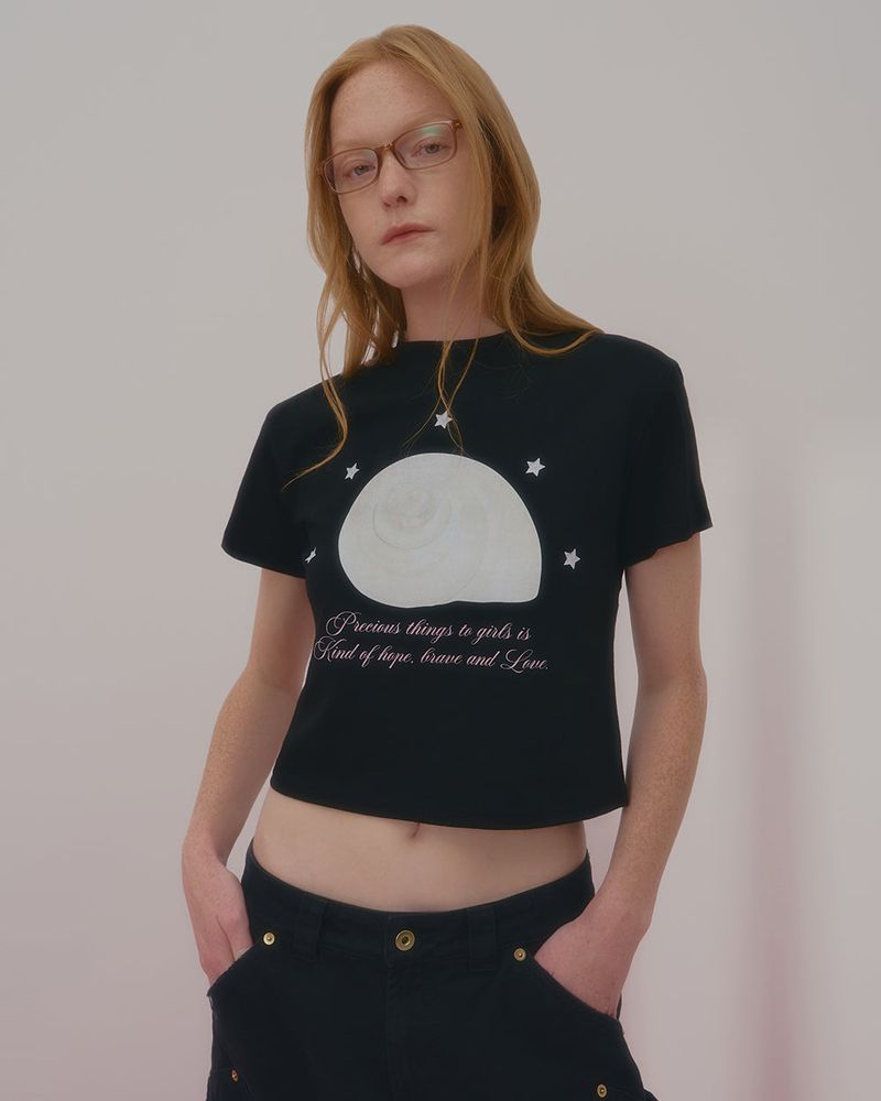 CHARMING SHELL CROP TSHIRT-BLACK