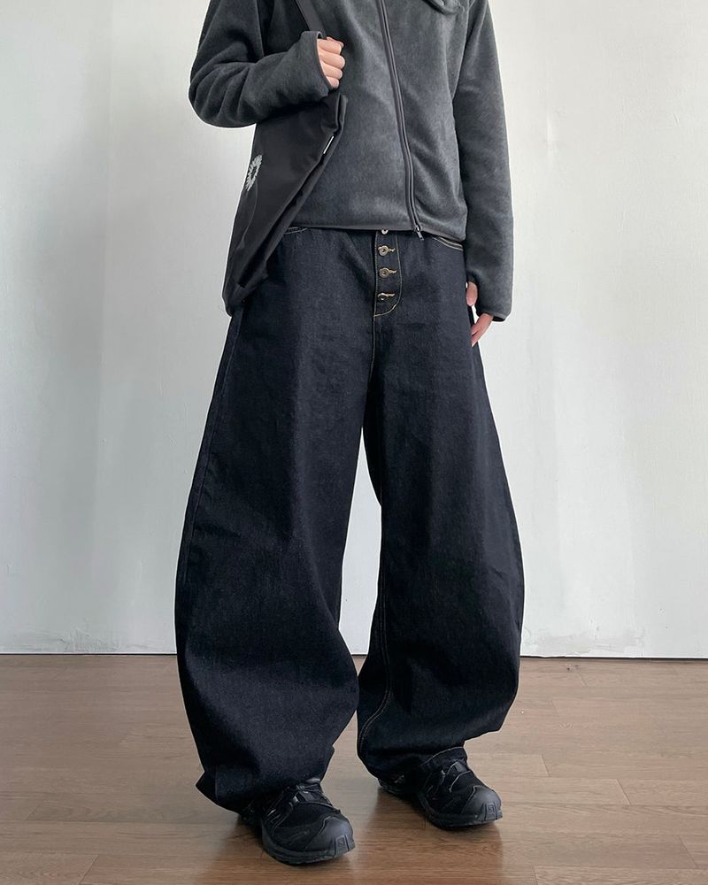 Button Curved Denim Pants