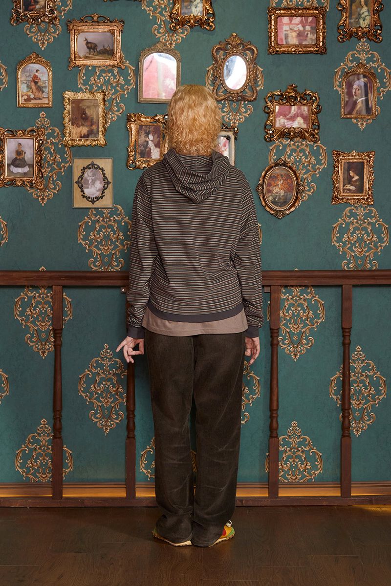 STRIPE LOGO HOODIE / CHARCOAL