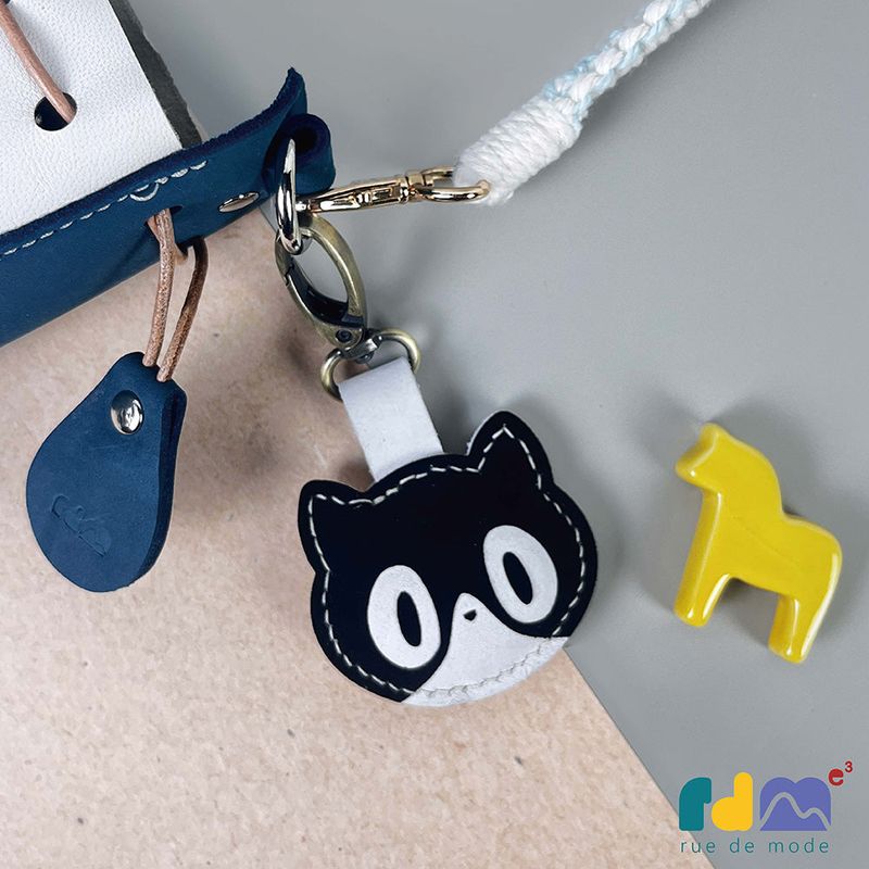ぴかぴかCat Genuine Leather Keychain