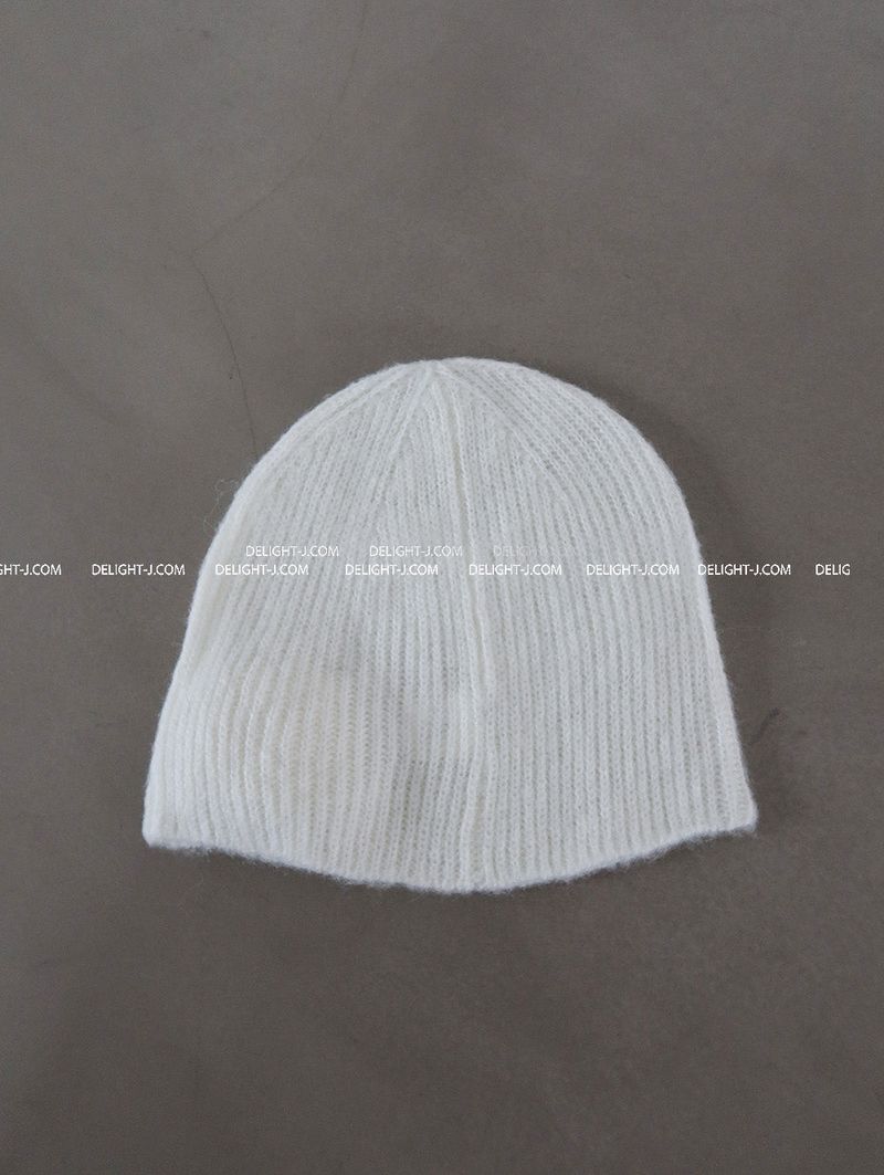 Flower corsage ribbed knit beanie