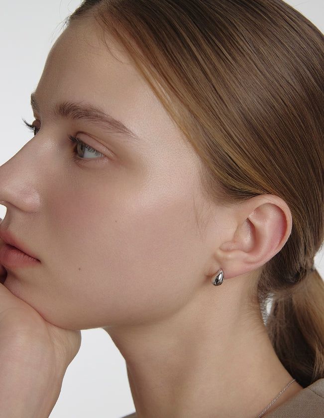 hyeres lor（イエール・ロール）の「26SS★ Champagne Full Moon Silver Mary Bowl Earrings（Accessories）」