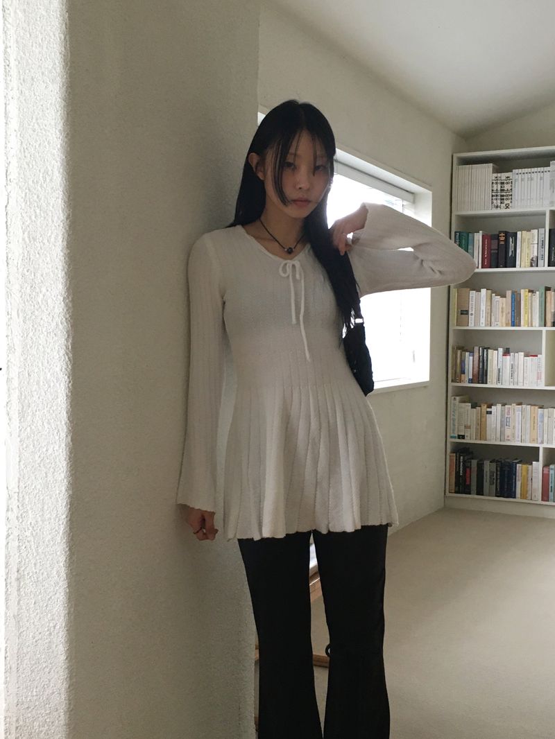 Shining wool ribbon strap punching knit dress