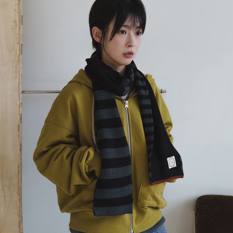 Striped knit muffler / Black charcoal