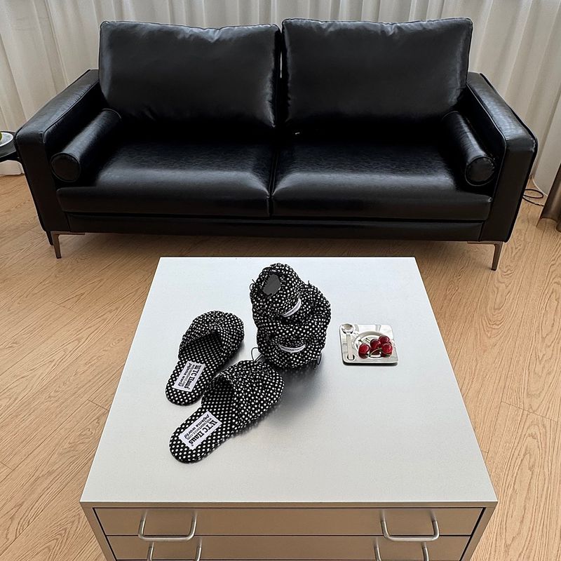 Croa Shoes (Dotty Black) Room Shoes